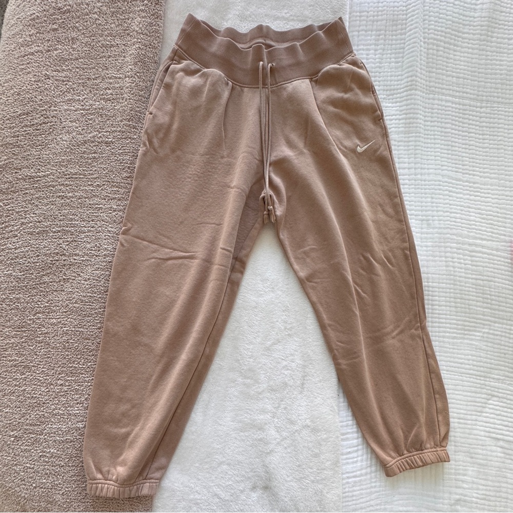 Nike Phoenix Fleece High-Waisted Oversized Sweatpants in Hemp/Sail